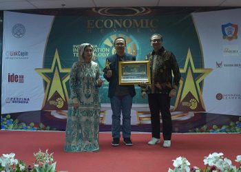 Jasa Raharja Putera Raih The Best IT for Insurance Company 2023