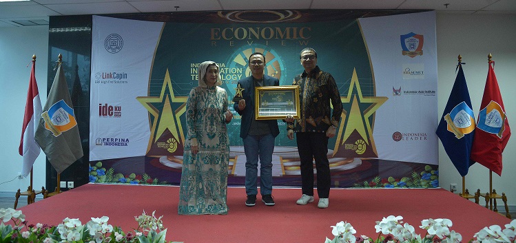 Jasa Raharja Putera Raih The Best IT for Insurance Company 2023