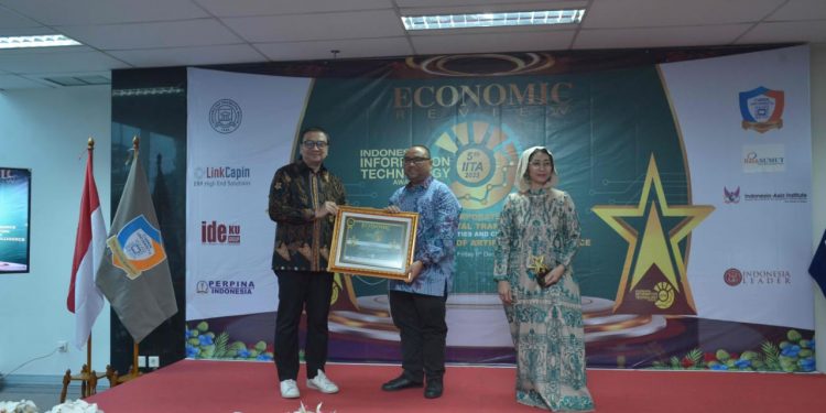 Untuk ketiga Kalinya Bank SUMUT Raih Indonesia Information Technology Award (IIFA)