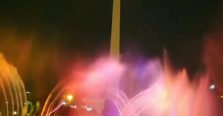 Liburan Akhir Tahun di Monas, Ada Air Mancur Menari dan Monas Mapping