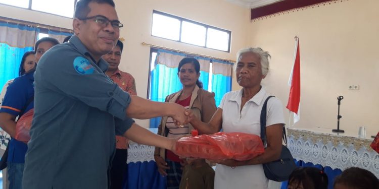 Bank NTT Berbagi Kasih dengan Anak Stunting di Berbagai Cabang