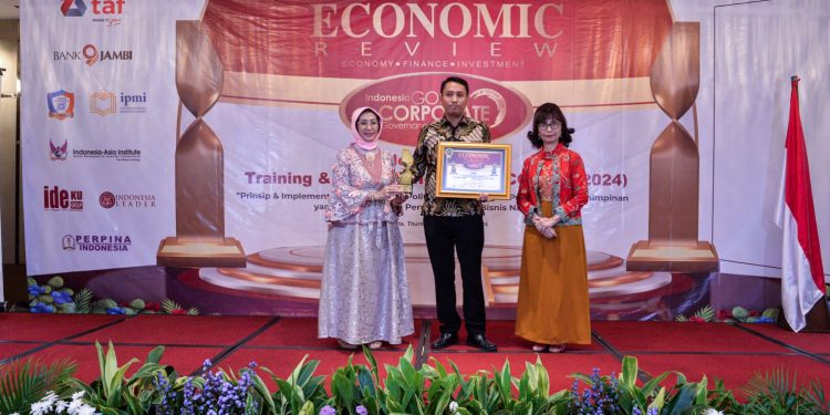 Untuk Kesekian Kalinya, Indomobil Finance Raih Penghargaan Indonesia GCG Training & Award 2024