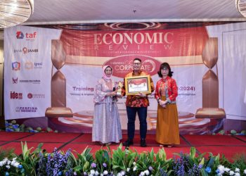 Brantas Abipraya Rebut Penghargaan Indonesia GCG Award 2024 untuk Kategori Non-Bank