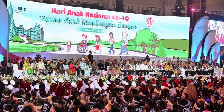Presiden dan Ibu Iriana Hadiri Puncak Peringatan Hari Anak Nasional Tahun 2024 di Papua