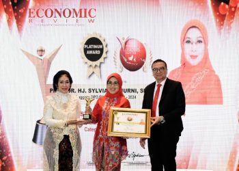 Sylviana Murni Raih Indonesia Leader Award 2024 Kategori Platinum Berkat Kontribusi Kemajuan Perekonomian Masyarakat