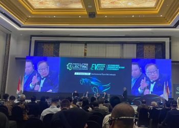 Bapak Kendaraan Listrik Asia, Prof C.C. Chan Hadiri Konferensi Periklindo di Bali