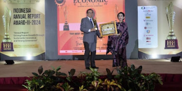 Konsisten dan Kompetitif, CIMB Niaga Raih Indonesia Annual Report Award 2024