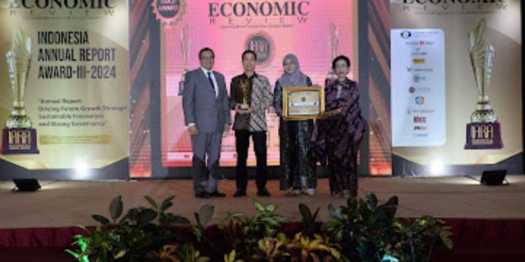 Bank Muamalat Raih Indonesia Annual Report Award 2024 Berkat Keberlanjutan Usaha Apik