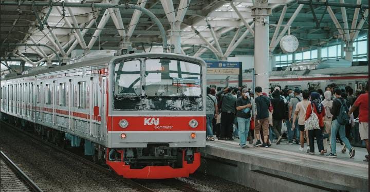 1.5 Juta Pengguna KRL dan LRT Jabodebek Nikmati Tarif Rp1 Selama Pelantikan Presiden dan Wakil Presiden