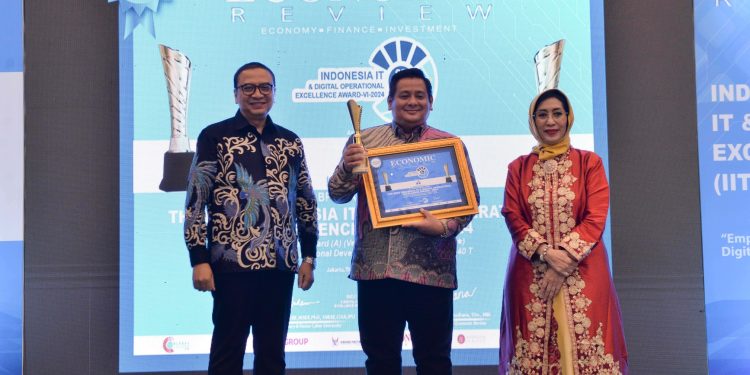Kembangkan Digital Self Service, bankaltimtara Raih Platinum Award di Ajang IITA VI 2024