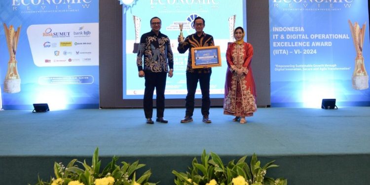 Bank Sumut Raih Platinum Award Pada Ajang Indonesia IT & Digital Operational Excellence Award VI 2024