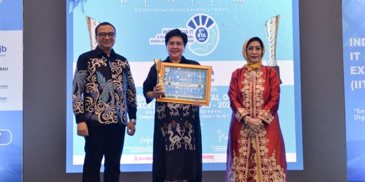 Bank INA Raih Penghargaan  Gold Award Ajang Indonesia IT & Digital Operational Excellent Award-VI-2024