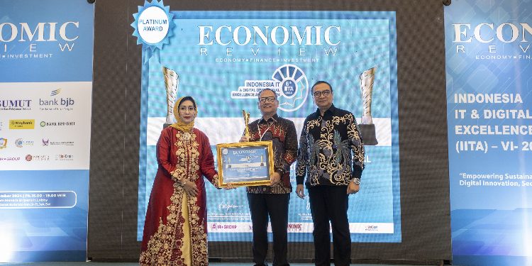 bank bjb Raih  Platinum Award The Best Indonesia IT & Digital Operational Excellence Award 2024