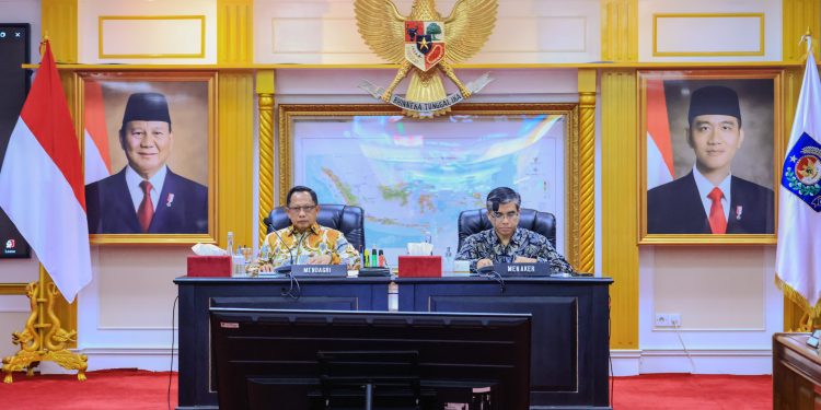 Gelar Rakor, Menaker dan Mendagri Bahas PHK dan UM 2025