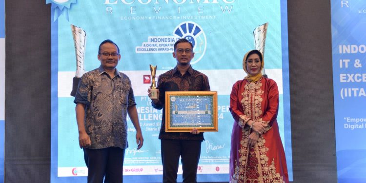 Komit Kembangkan Produk Perbankan Sesuai Perkembangan Jaman,  CIMB Niaga Syariah Raih Gold Award di Ajang IITA VI 2024