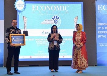 Komit Manfaatkan Teknologi untuk Kepuasan Nasabah, Bank SulutGo Berhasil Raih Platinum Award di Ajang IITA VI 2024