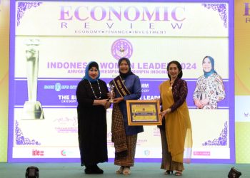 Dian Ari Ani Direktur Kepatuhan Bank BPD DIY Raih The Best Indonesia Woman Leader (IWOLA) 2024
