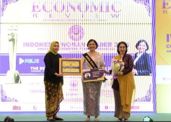 Direktur Keuangan dan TI Bank Sumut Arieta Aryanti Raih Penghargaan Indonesia Woman Leader 2024