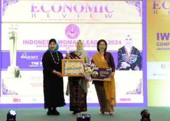 Direktur Keuangan dan TI Bank Sumut Arieta Aryanti Raih Penghargaan Indonesia Woman Leader 2024