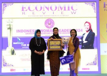 Direktur Keuangan dan TI Bank Sumut Arieta Aryanti Raih Penghargaan Indonesia Woman Leader 2024