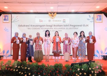 Tingkatkan Literasi Keuangan Bagi Perempuan OJK Bersama IIPOJK Luncurkan Buku Saku Perempuan Cerdas Keuangan