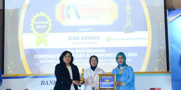 Arie Rinaldi, Sekper Bank DKI Raih The Best Corsec & Corcomm Award 2025