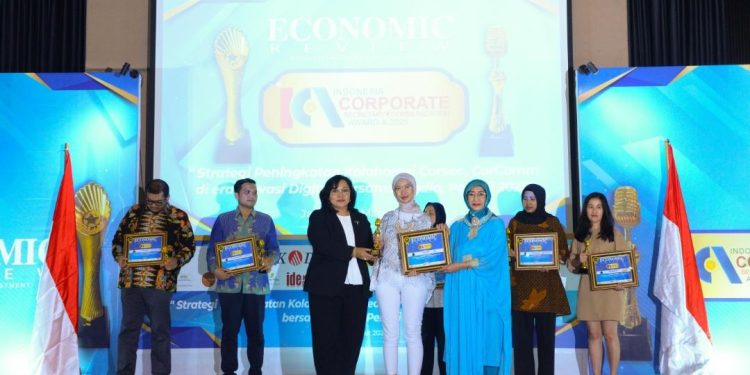 Arie Rinaldi, Sekper Bank DKI Raih The Best Corsec & Corcomm Award 2025