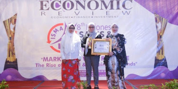 Bank Ina Raih Platinum Award di Ajang ISMA 2025 Gelaran Economic Review