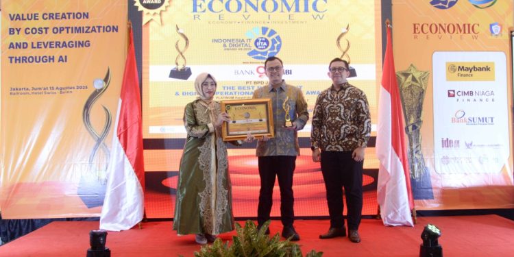 Bank Jambi Raih Platinum Award dalam Ajang Indonesia IT & Digital Operational Excellence Award 2025