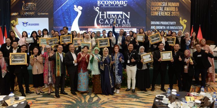 Economic Review Berikan Penghargaan Human Capital Award 2025  Pada 14 Perusahaan dan 12 Pimpinan Perusahaan
