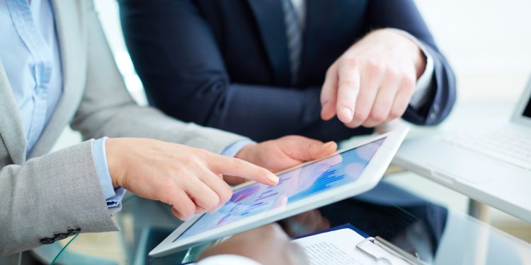 Studi Nutanix: Industri Jasa Keuangan Percepat Adopsi GenAI