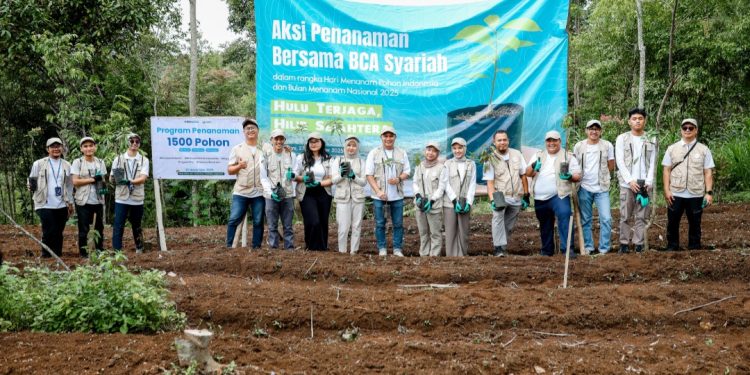 BCA Syariah Tanam 1.500 Pohon di Cisitu, Sukabumi untuk Mitigasi Banjir dan Longsor